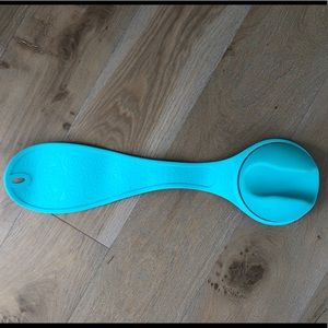 Beebo hands-free baby bottle holder!